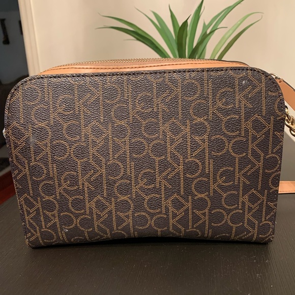 Calvin Klein Cross Shoulder Bag - Picture 6 of 6